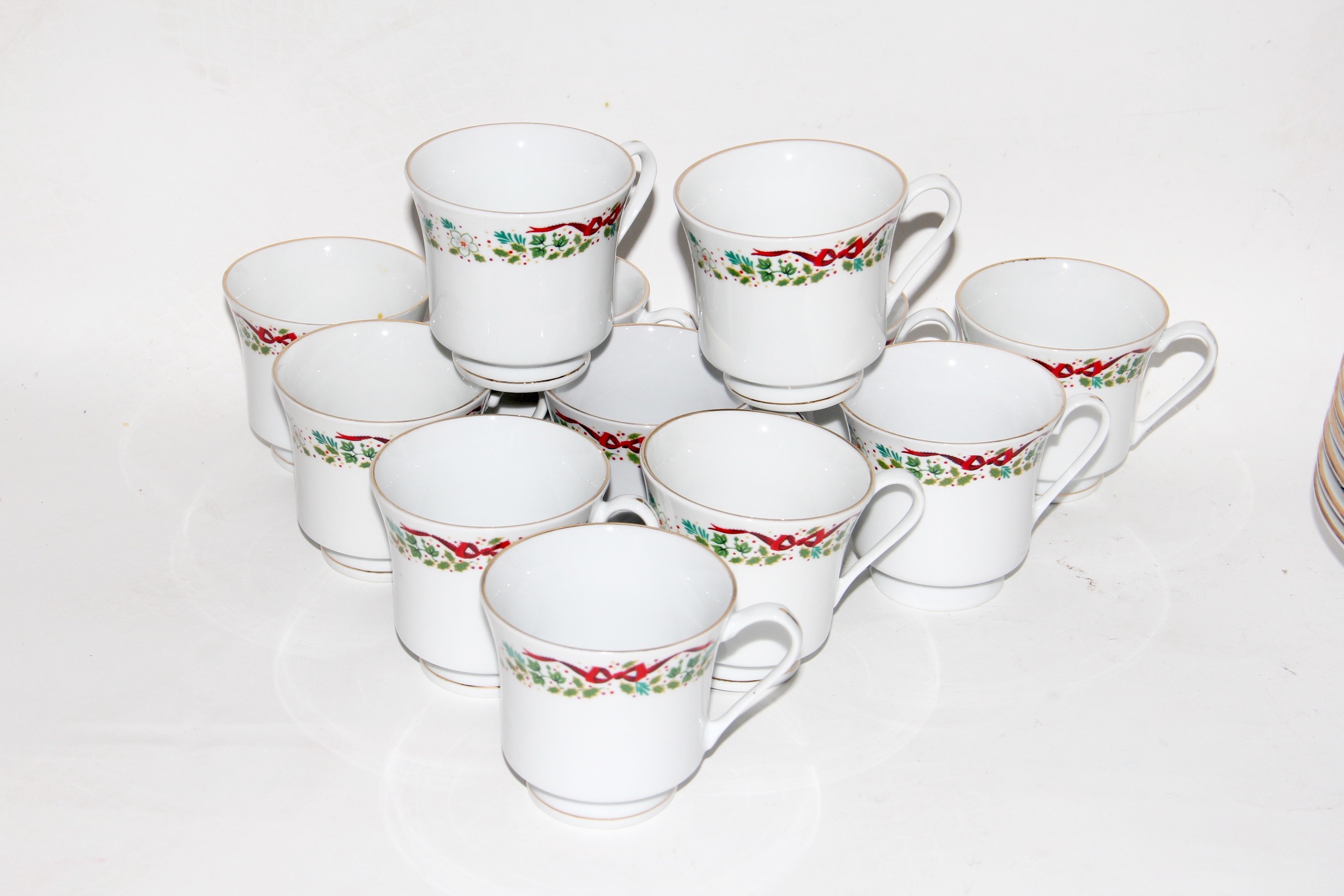 "Domestications" Holiday Dishware for Twelve