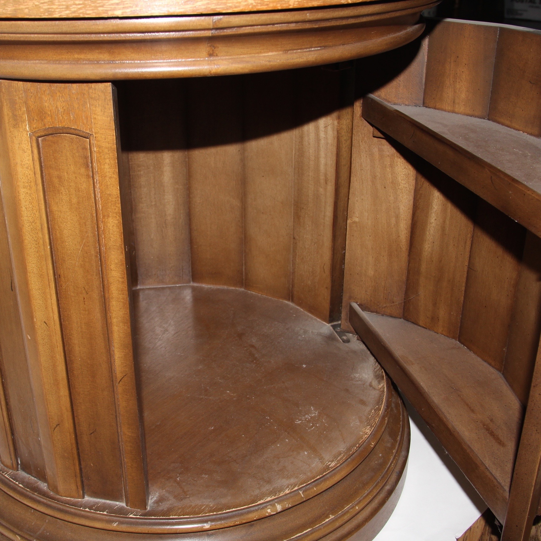 Vintage Column End Table and Round Mirror