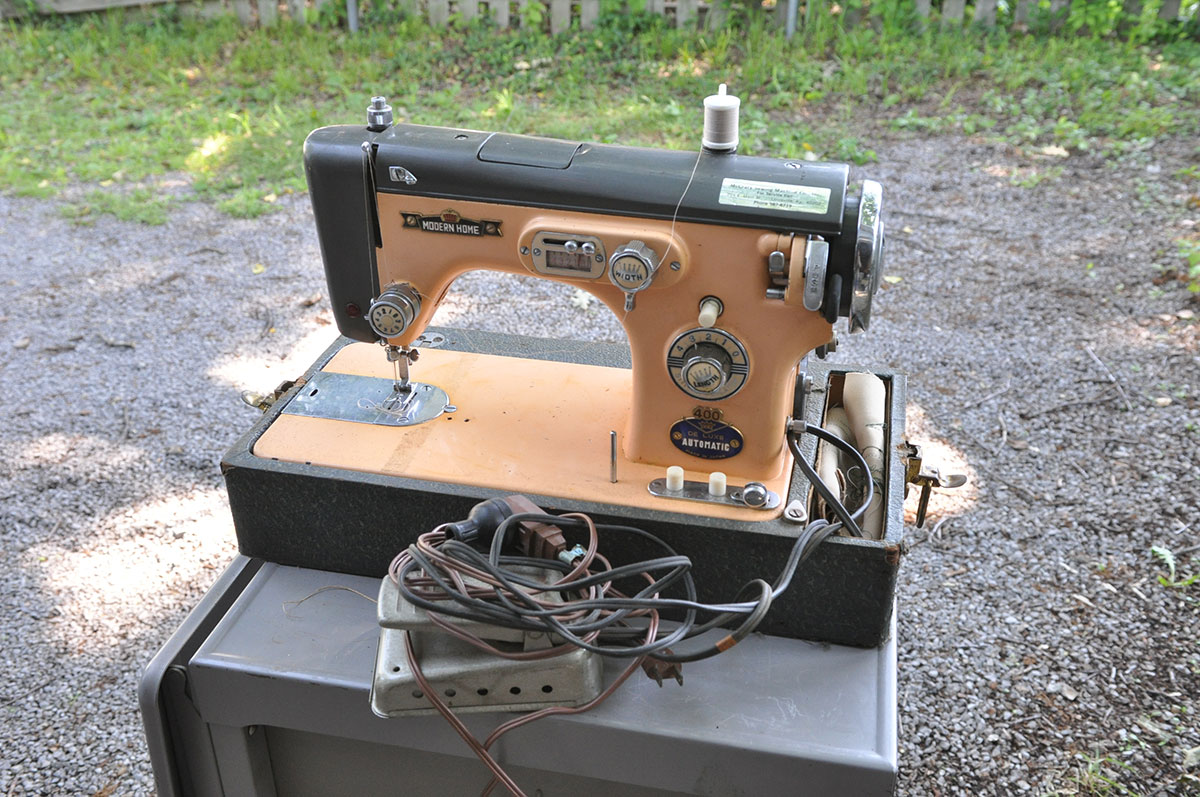 Vintage Deluxe Sewing Machine and Typewriter Table