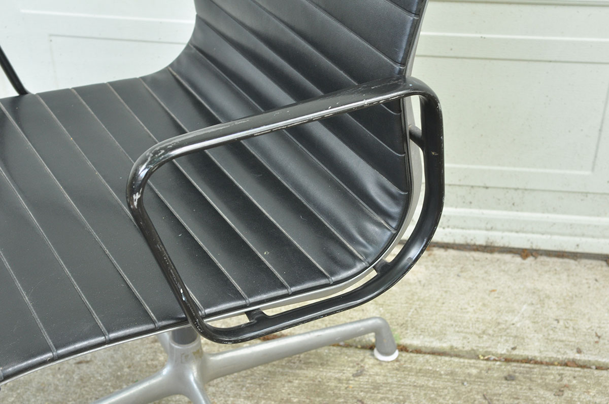 Vintage Herman Miller Eames Aluminum Group Chair