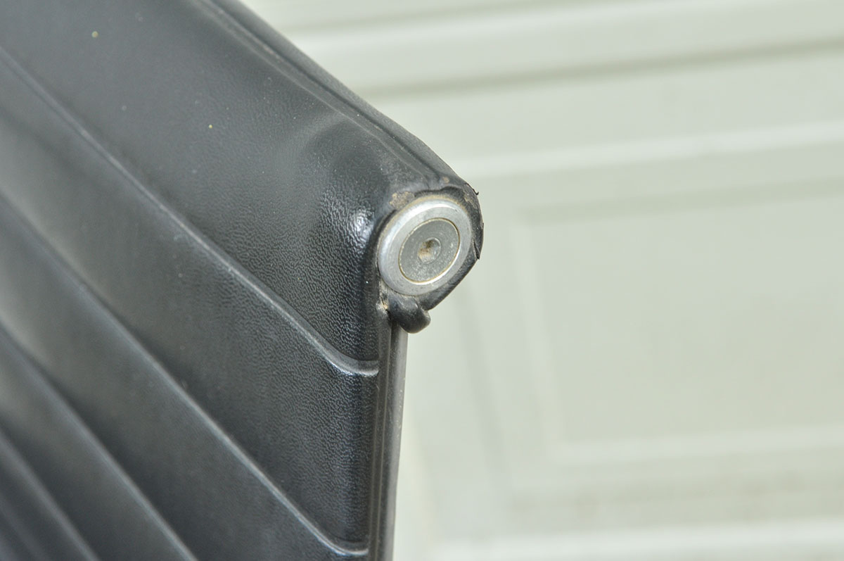 Vintage Herman Miller Eames Aluminum Group Chair