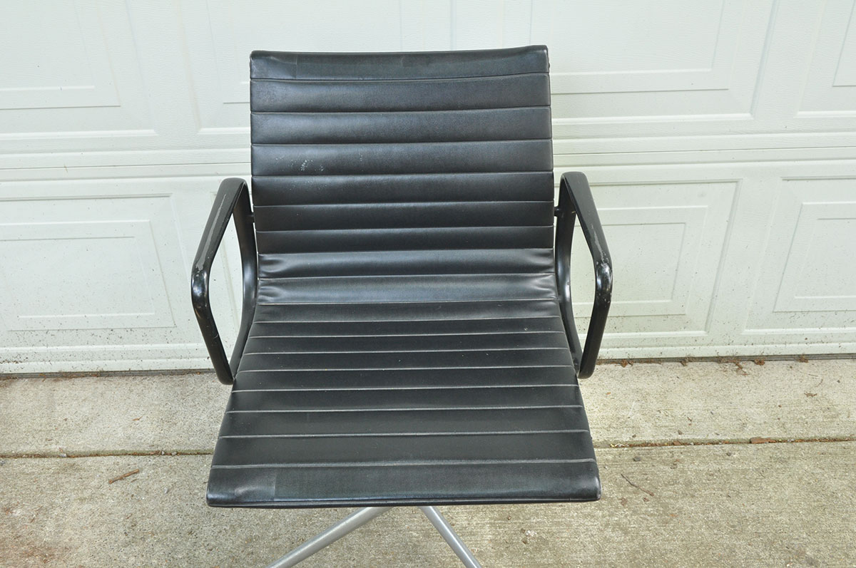 Vintage Herman Miller Eames Aluminum Group Chair