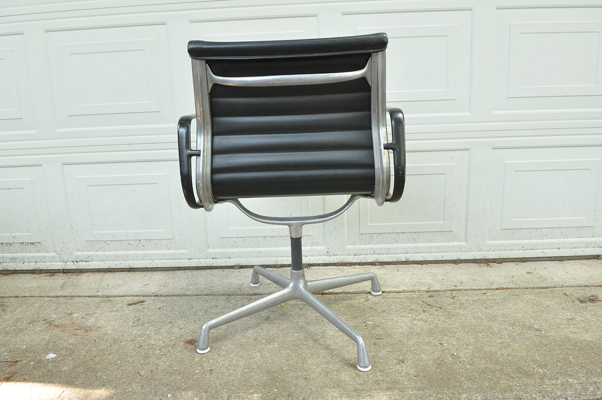 Vintage Herman Miller Eames Aluminum Group Chair
