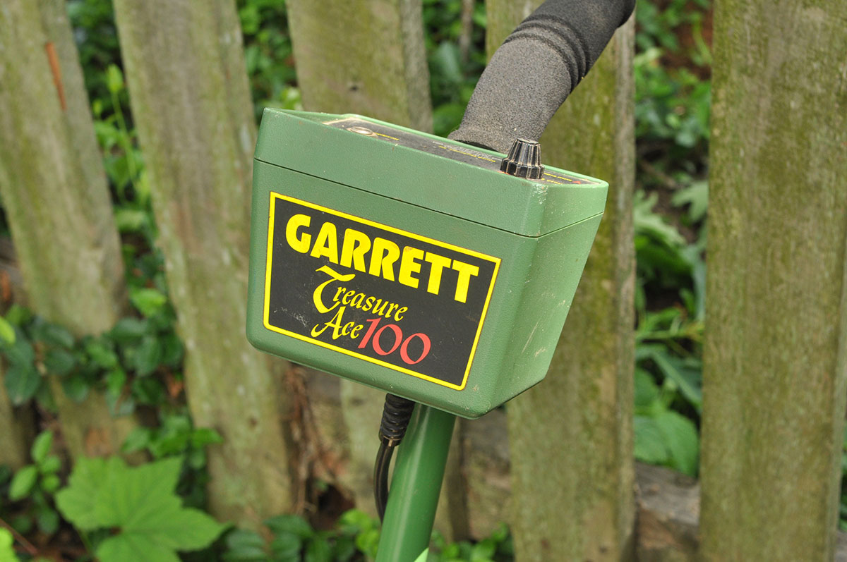 Garrett Treasure Ace 100 Metal Detector