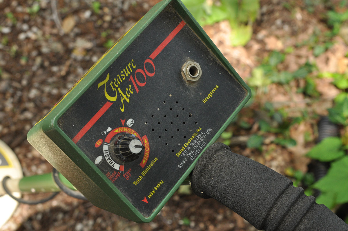 Garrett Treasure Ace 100 Metal Detector