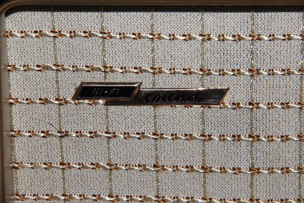 Grundig Classic 960 AM/FM Radio