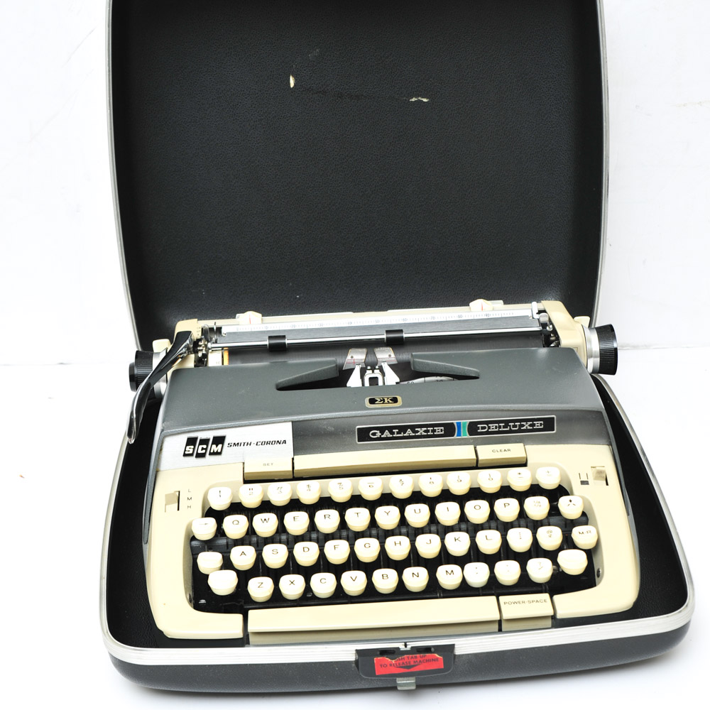 Vintage Smith-Corona Galaxie Deluxe Typewriter