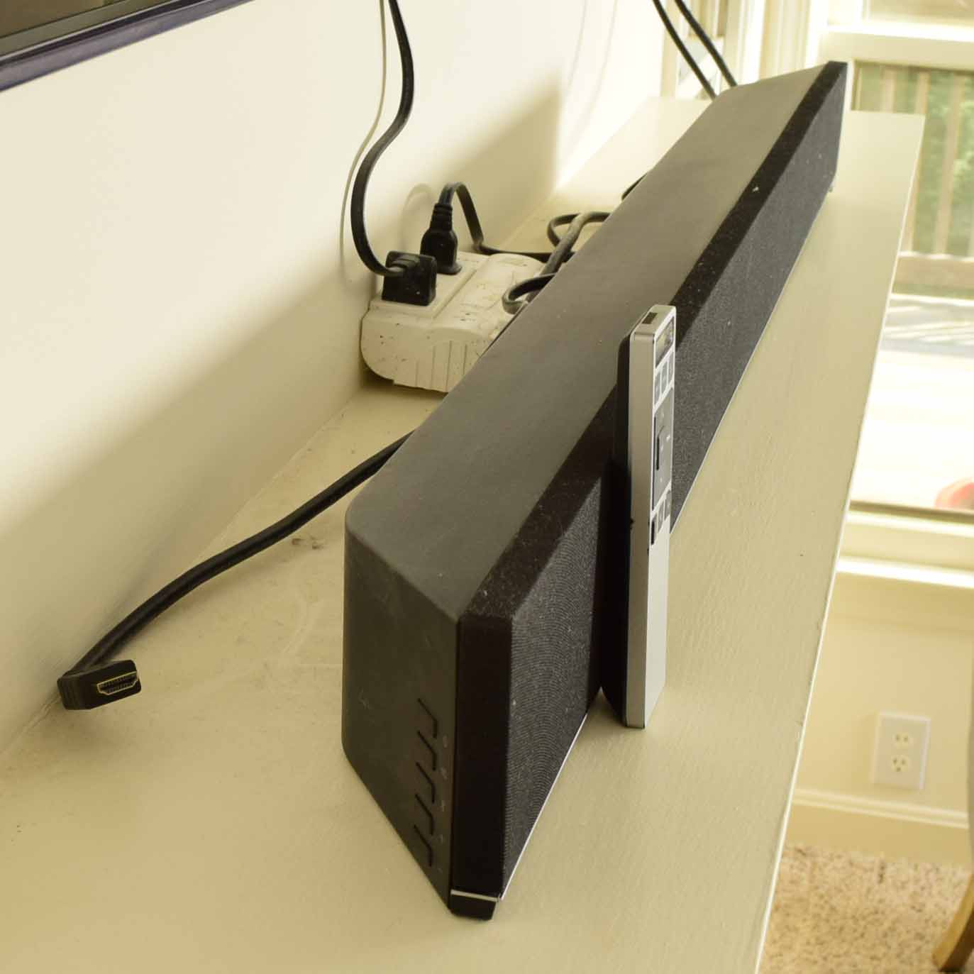 Vizio Sound Bar System Model S4221 w-C4 and Speaker