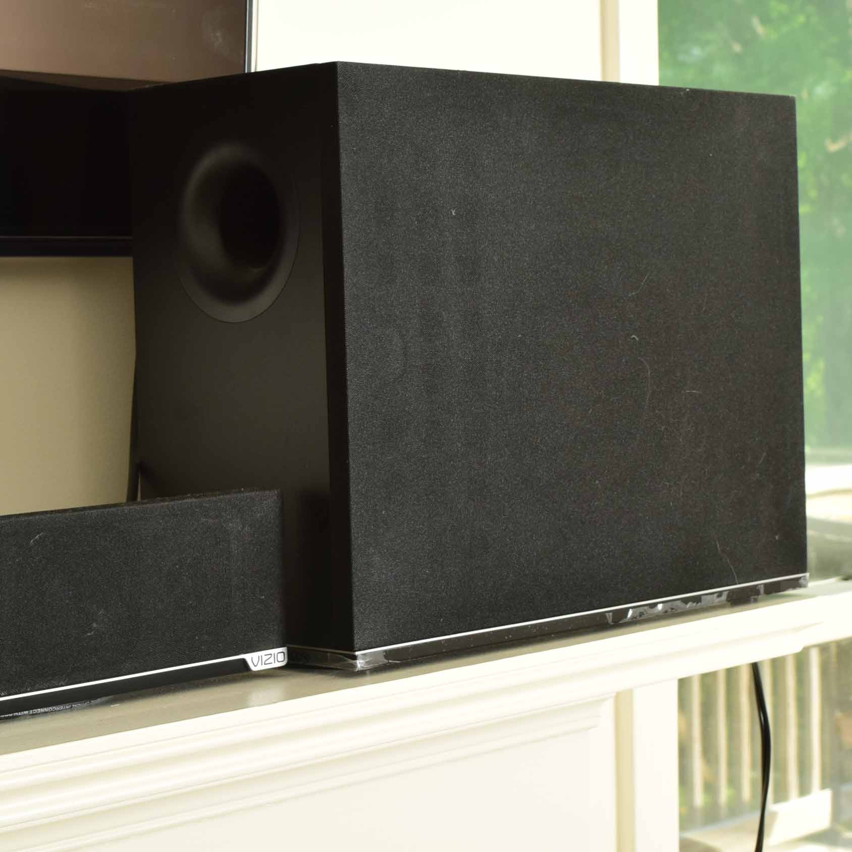 Vizio Sound Bar System Model S4221 w-C4 and Speaker