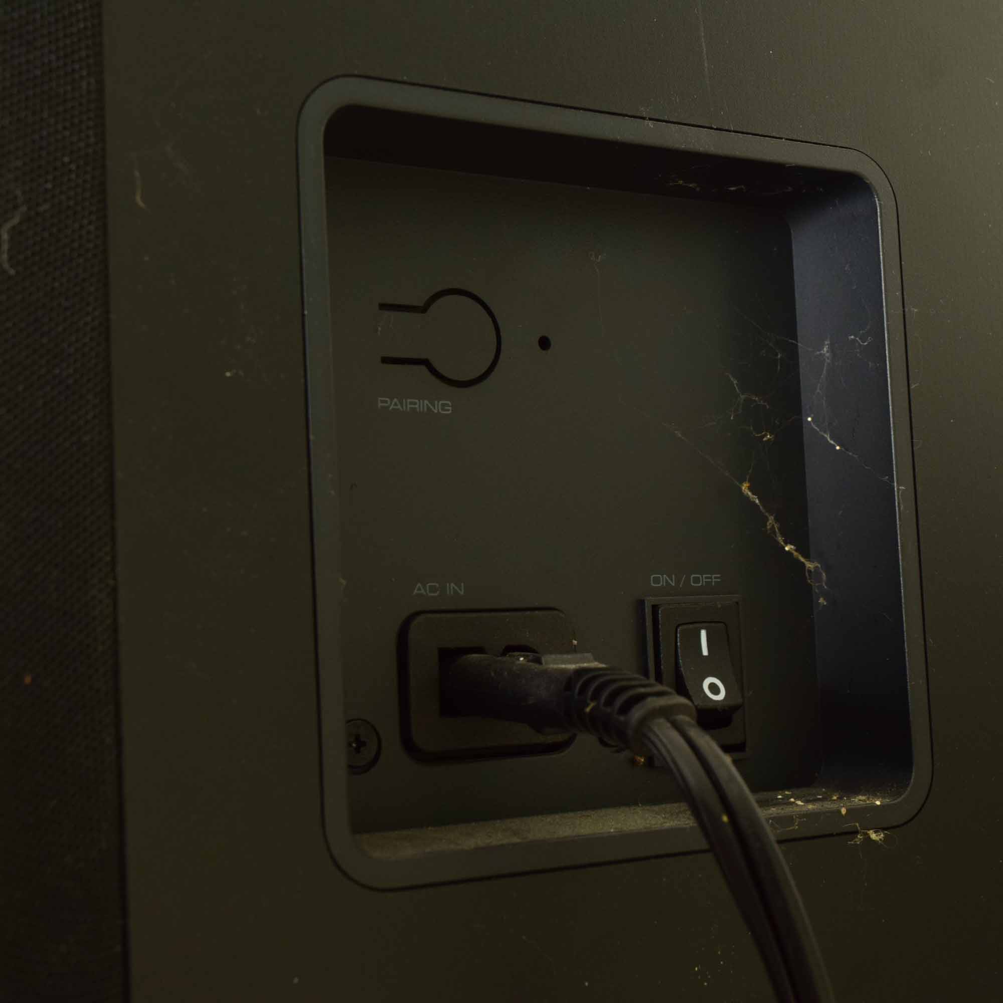 Vizio Sound Bar System Model S4221 w-C4 and Speaker