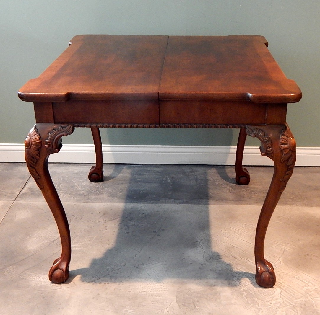 Henredon Extendable Table EBTH