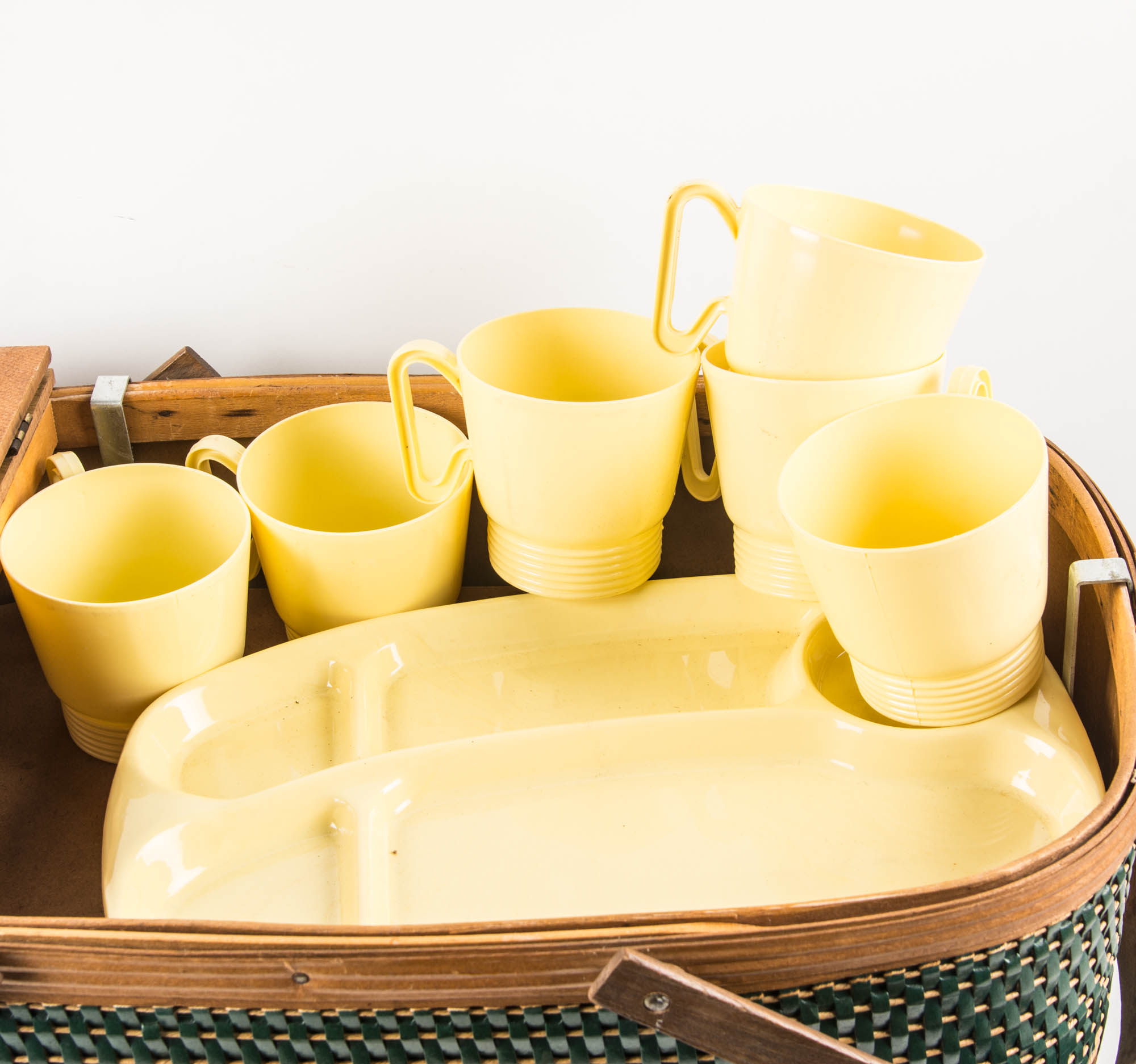 Vintage Hawkeye Picnic Hamper with Accessories