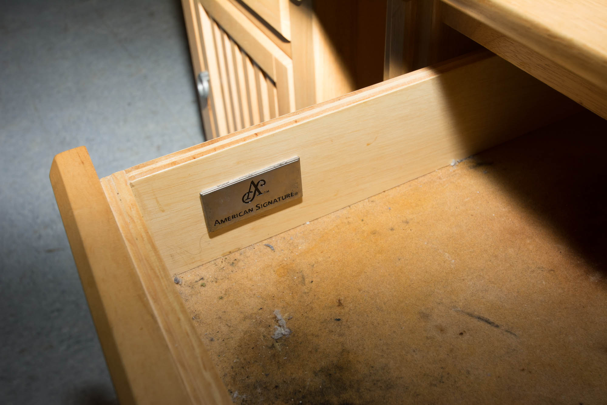 Pair of American Signature Oak Nightstands