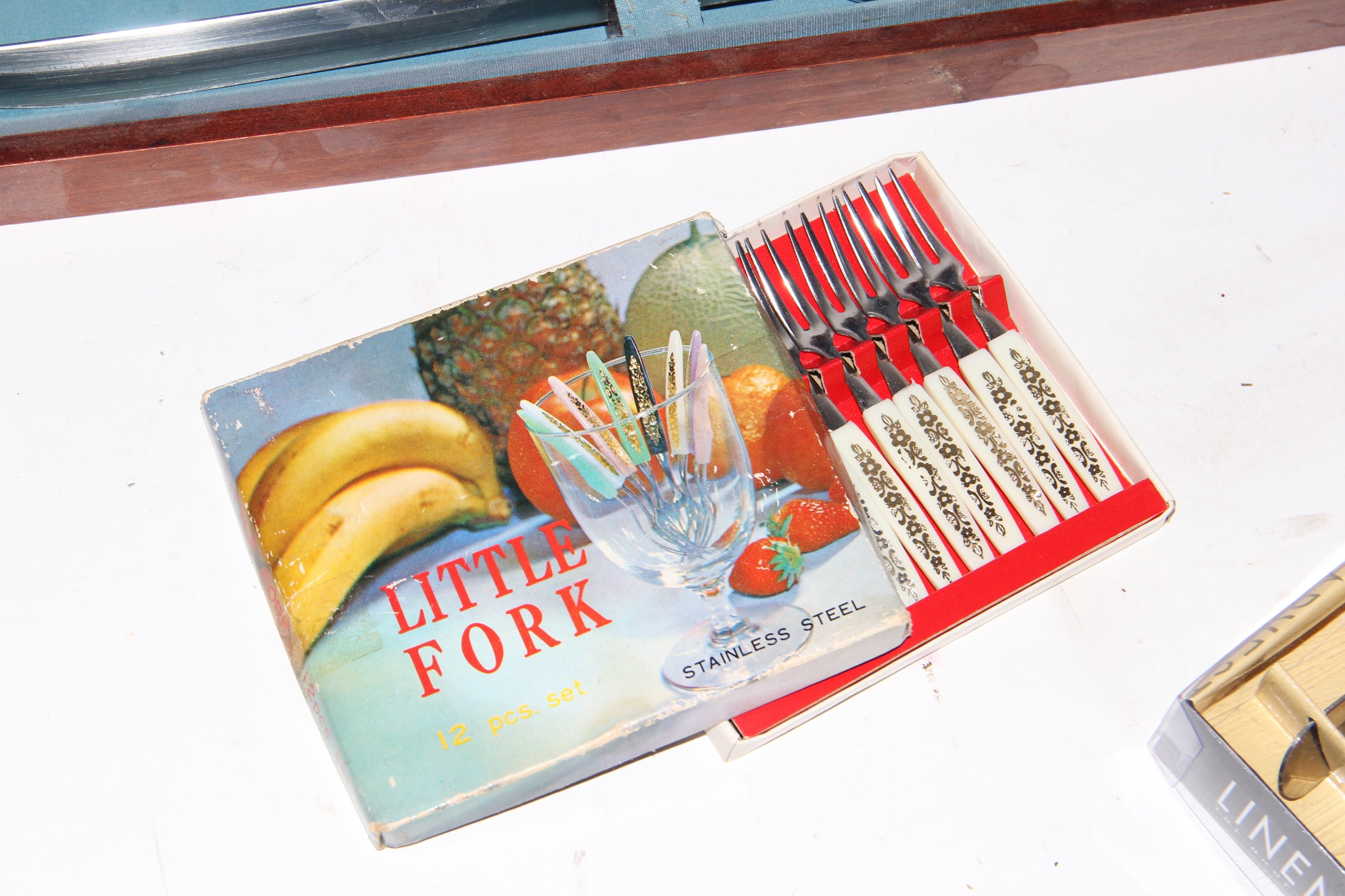 Pair of Vintage Saladmaster Knives and Hors D'oeuvres Forks