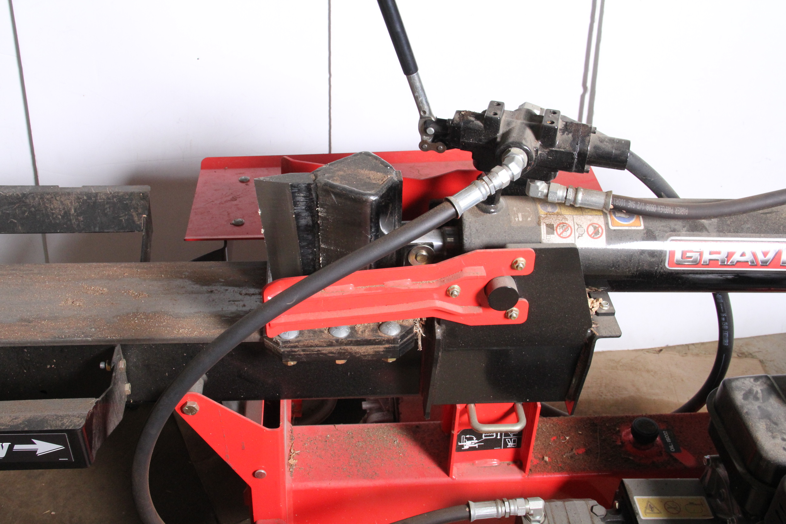Gravely 27-Ton Horizontal / Vertical Gas Log Splitter