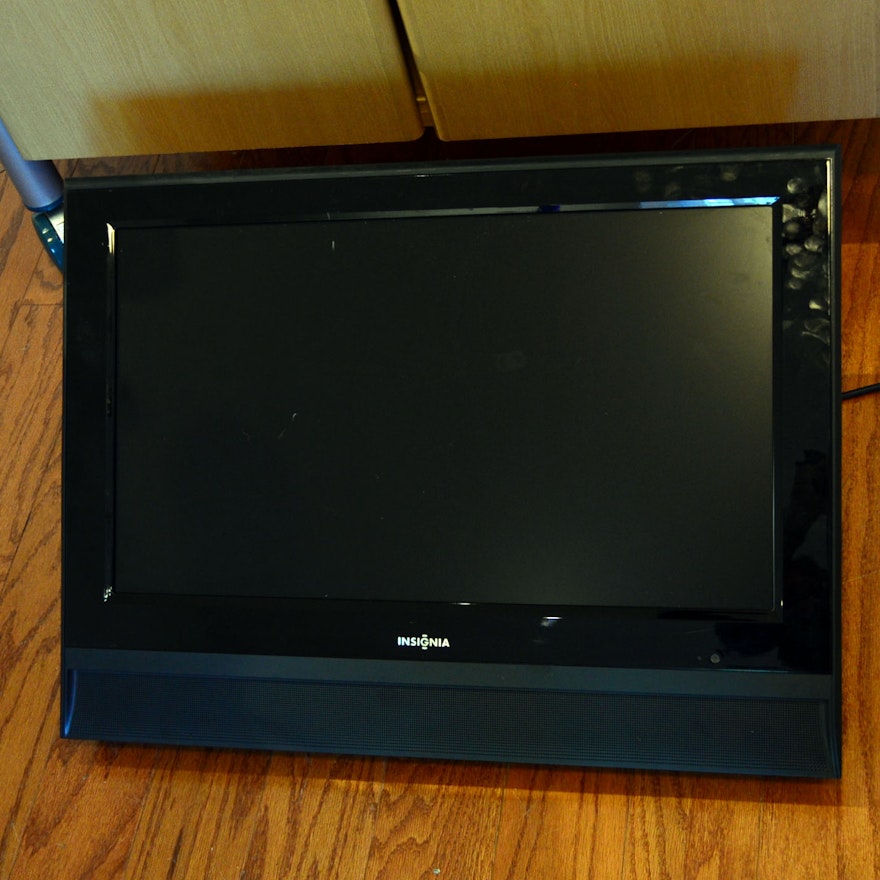 Insignia Flat Screen Television with Swivel Mount