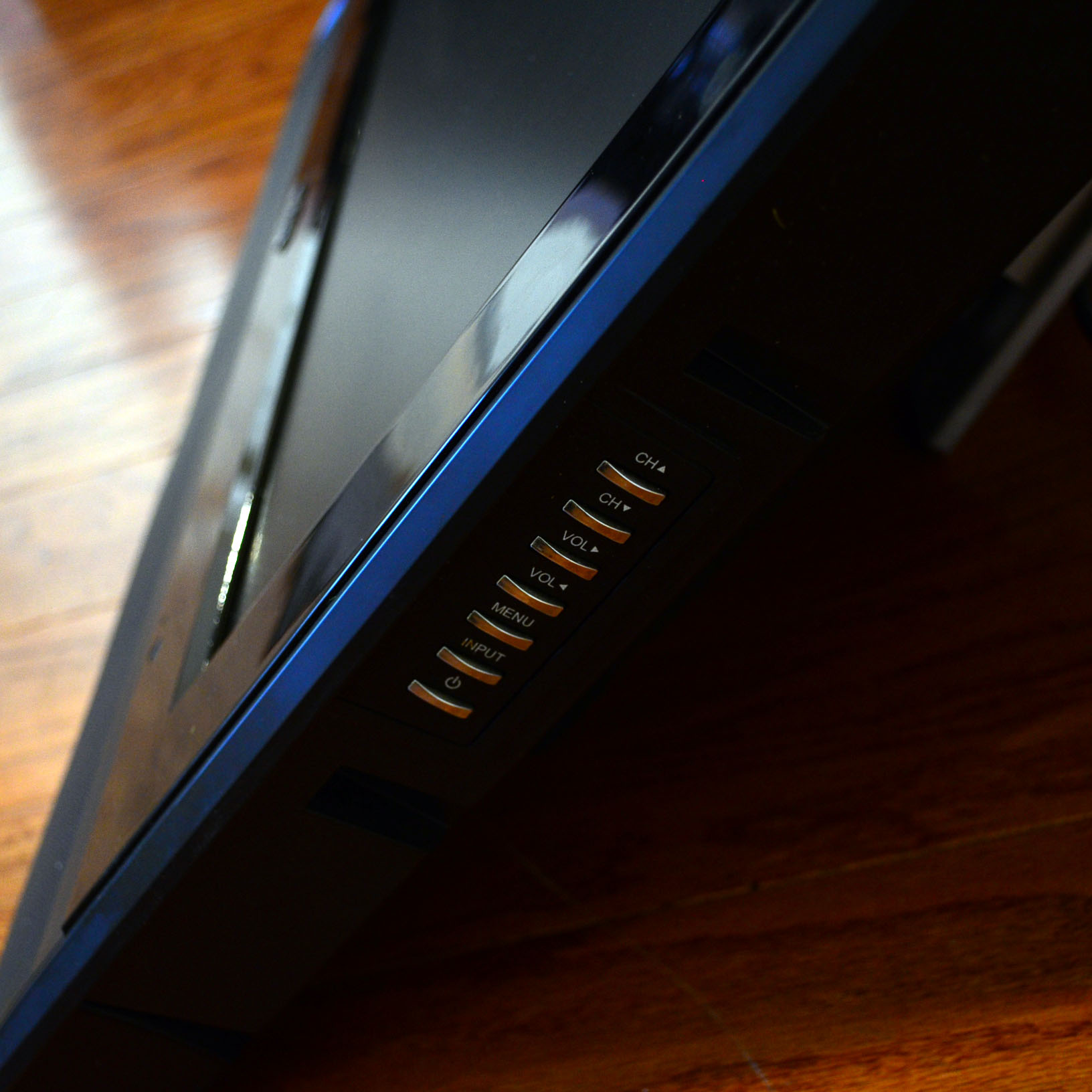 Insignia Flat Screen Television with Swivel Mount