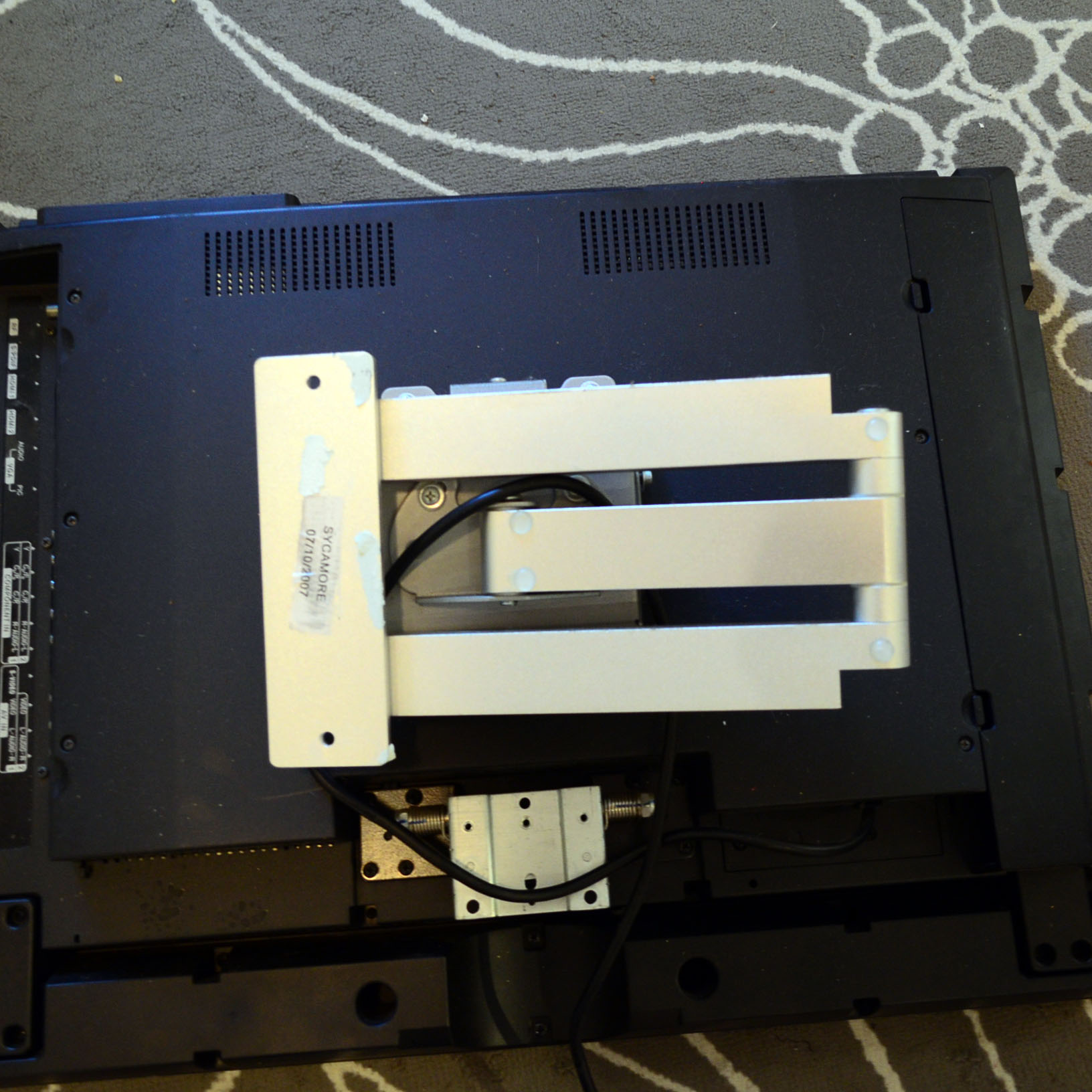 Insignia Flat Screen Television with Swivel Mount