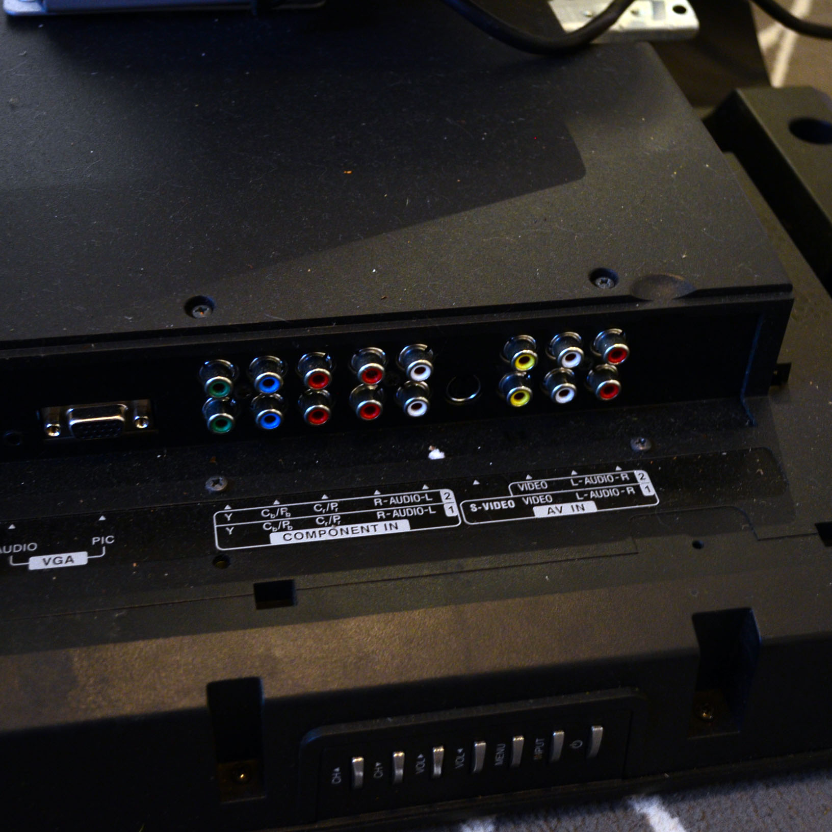 Insignia Flat Screen Television with Swivel Mount