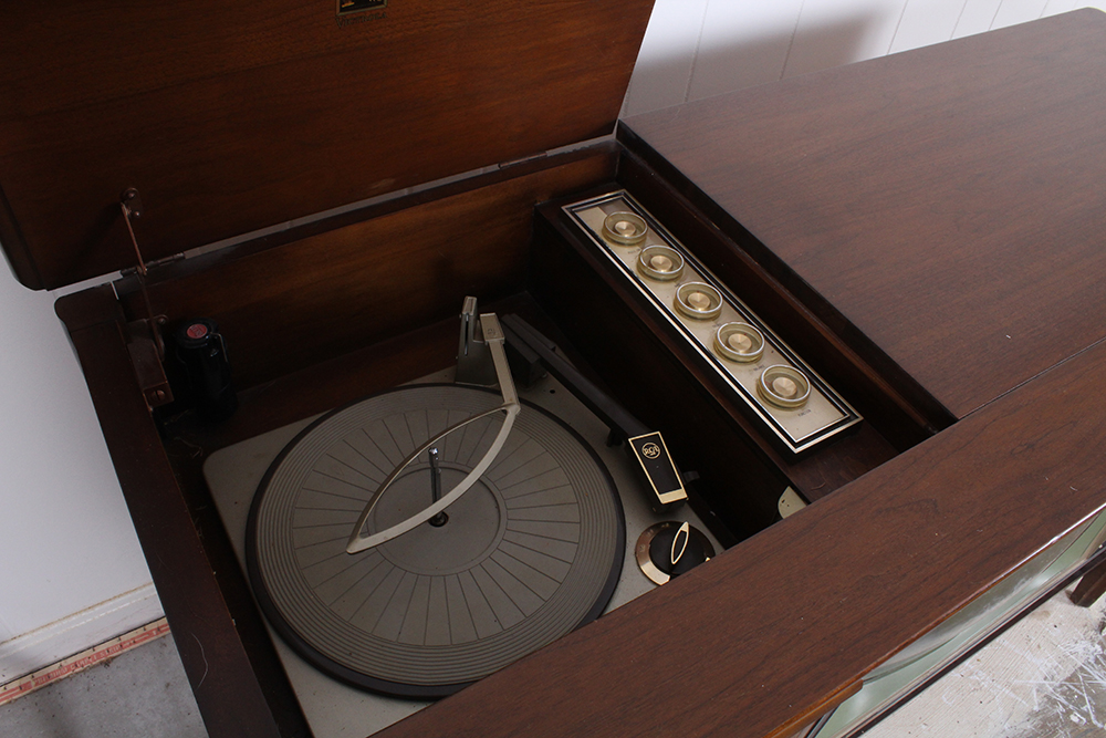 Vintage RCA Victor Television and Phonograph Console