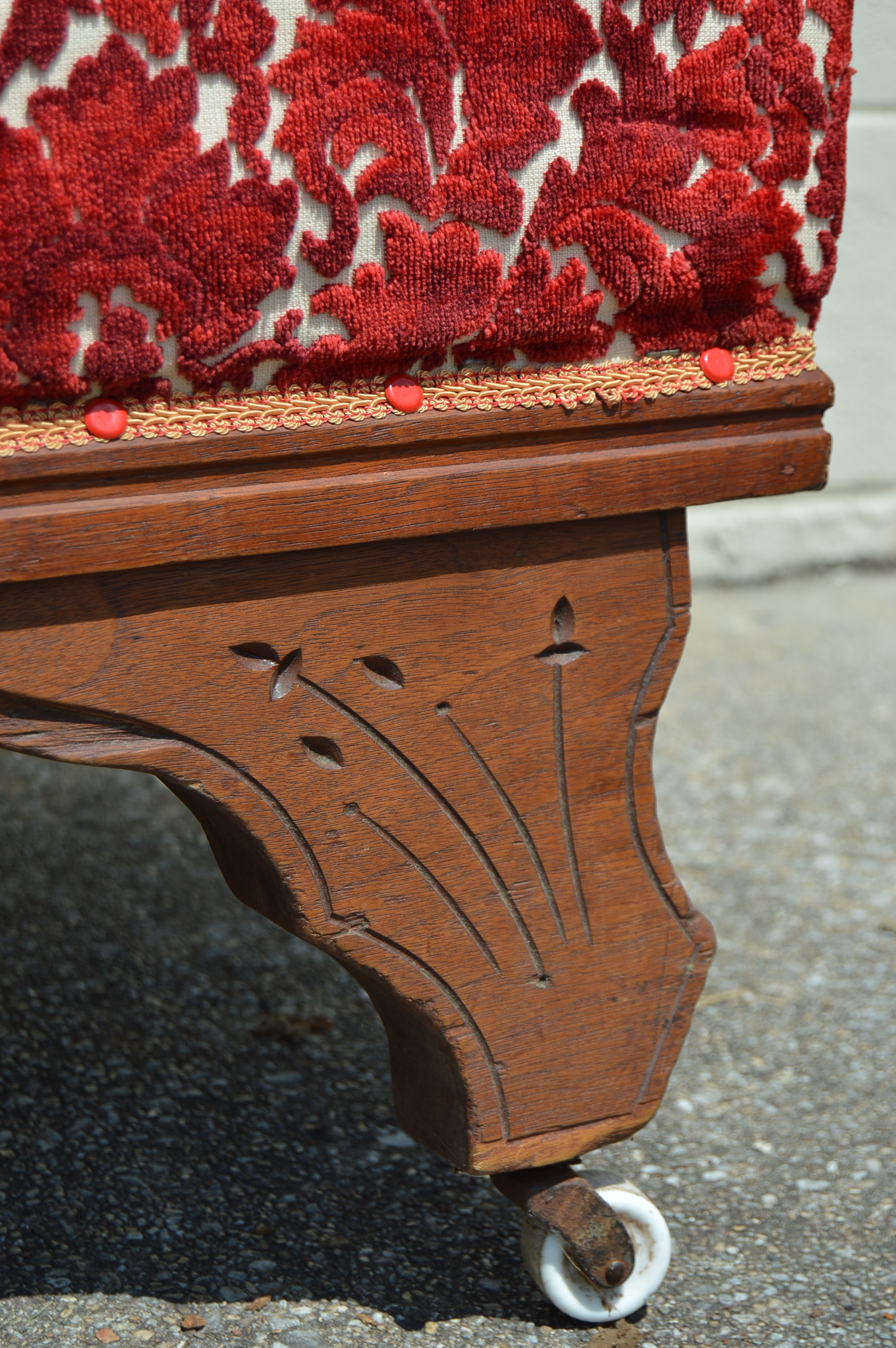 Antique Eastlake Fainting Couch