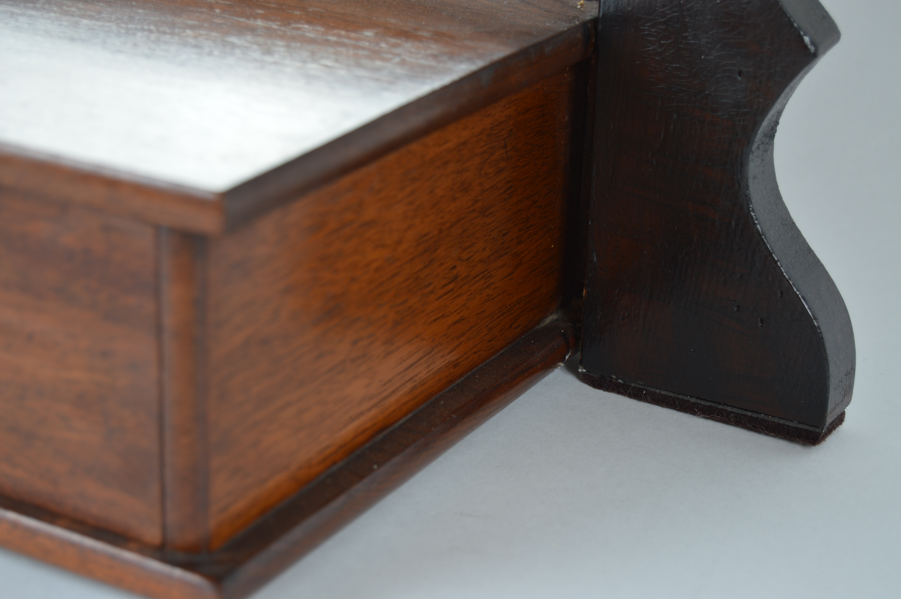 Gentleman's Shaving Mirror Vanity