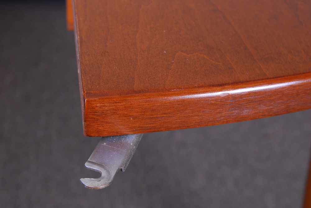 Cochrane Furniture "Bay Colony" Maple Dining Table