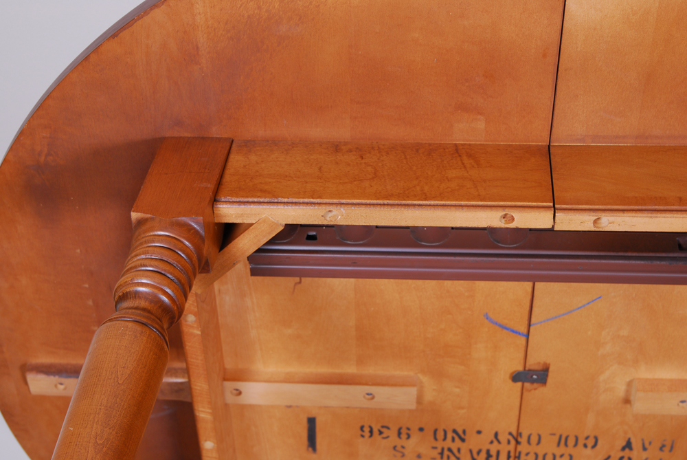 Cochrane Furniture "Bay Colony" Maple Dining Table