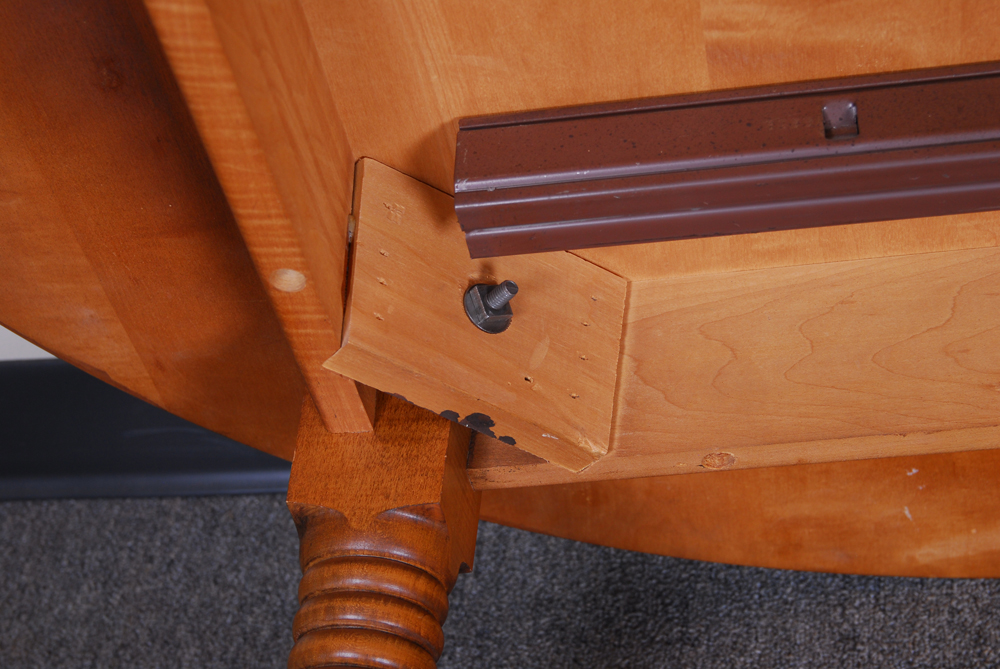 Cochrane Furniture "Bay Colony" Maple Dining Table