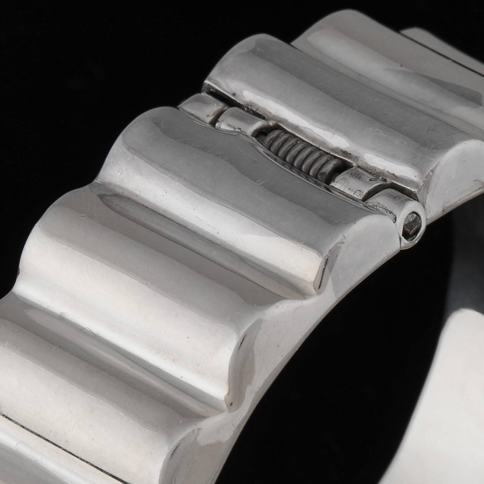 Taxco, Mexico Sterling Silver Fluted Hinge Bangle Bracelet