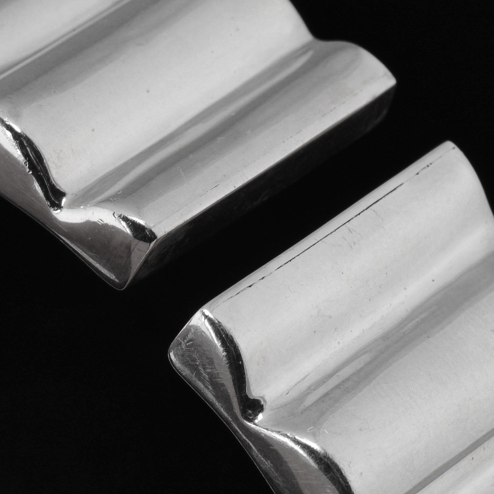 Taxco, Mexico Sterling Silver Fluted Hinge Bangle Bracelet