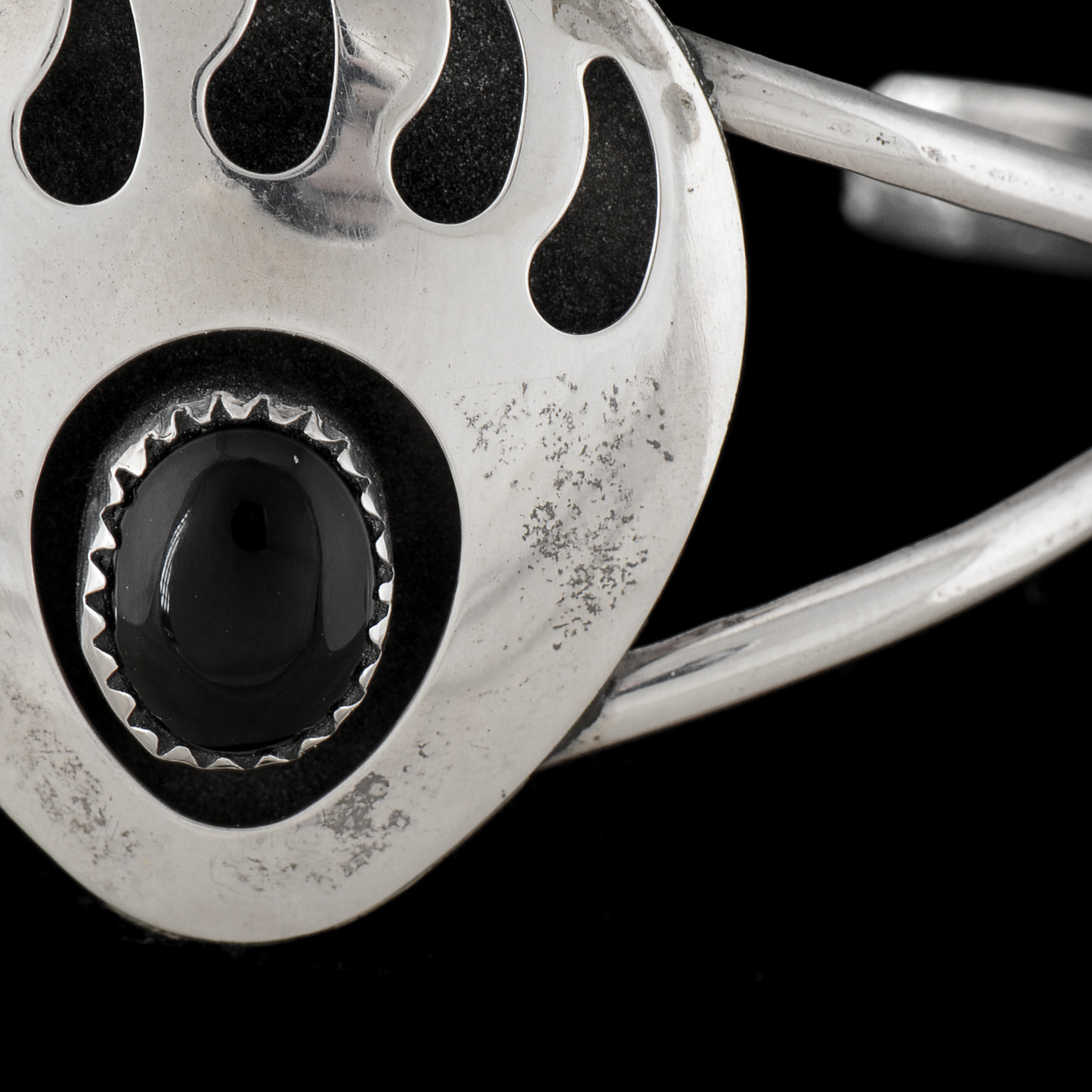 Native American Navajo Sterling Silver and Jet Shadowbox Bear Claw Cuff
