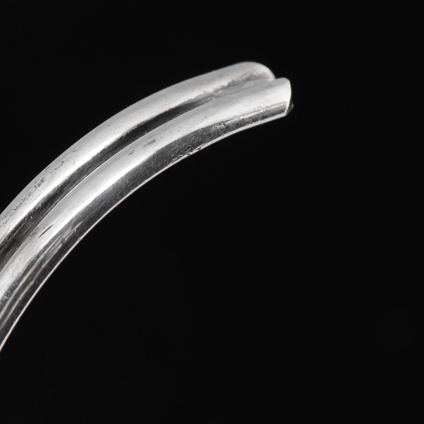 Native American Navajo Sterling Silver and Jet Shadowbox Bear Claw Cuff