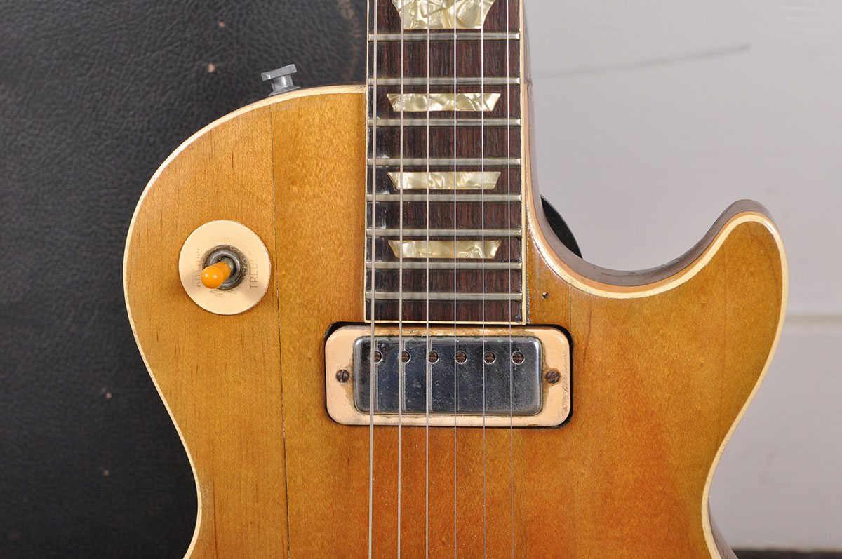 Gibson Les Paul Deluxe With Hardshell Case