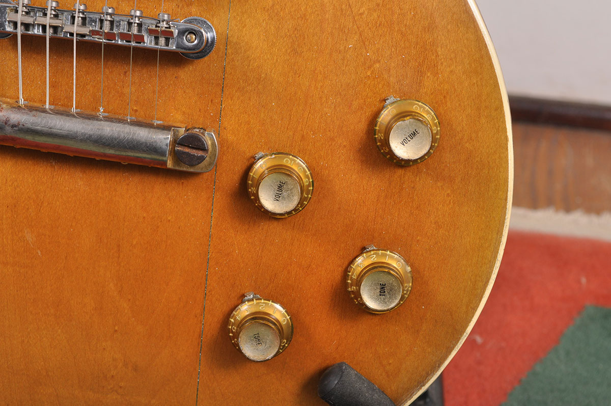 Gibson Les Paul Deluxe With Hardshell Case