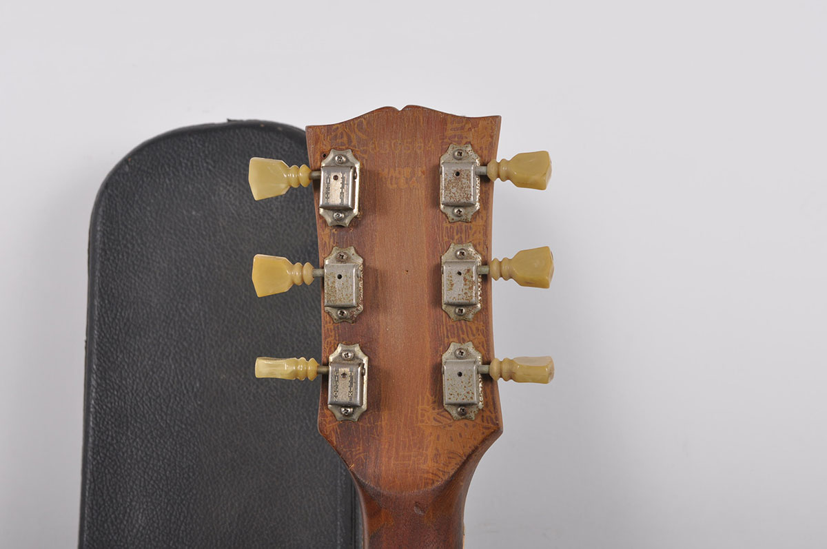 Gibson Les Paul Deluxe With Hardshell Case