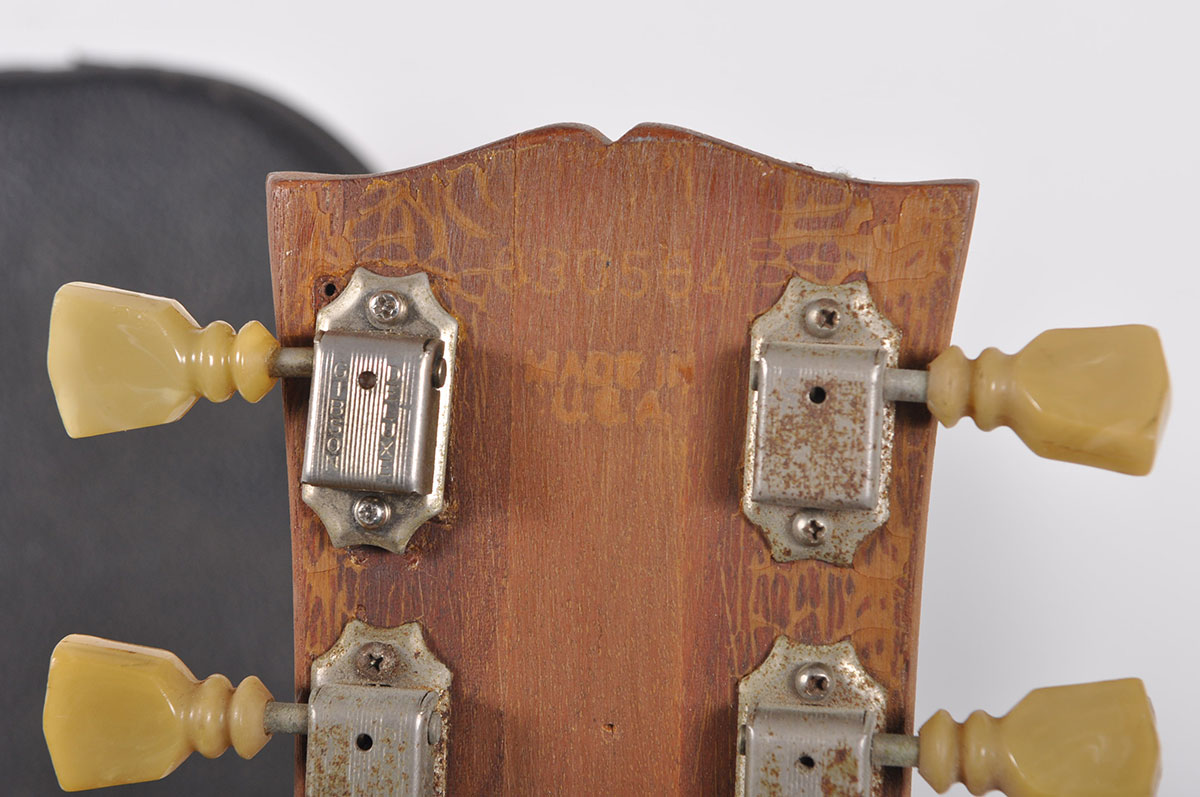 Gibson Les Paul Deluxe With Hardshell Case