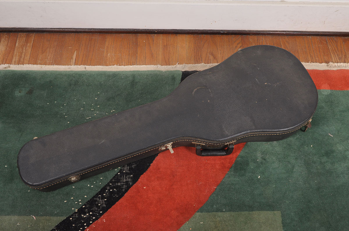 Gibson Les Paul Deluxe With Hardshell Case