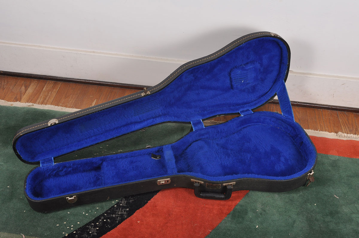 Gibson Les Paul Deluxe With Hardshell Case