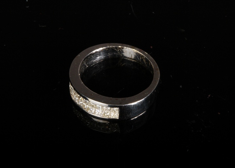 14k White Gold Diamond Ring