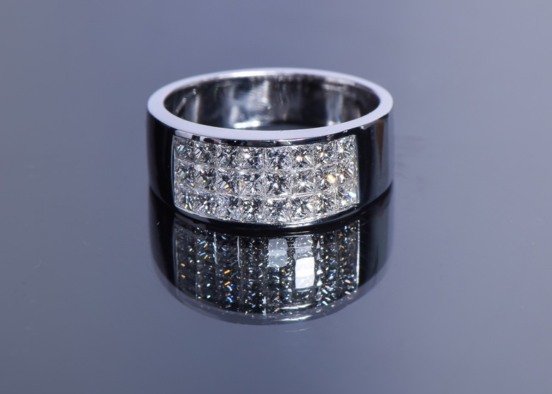 1.52 CT Diamond Band with 18K White Gold
