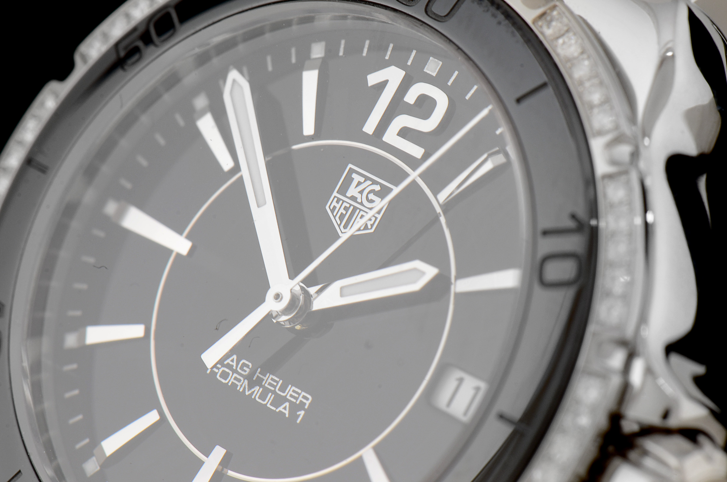 Women's NEW Tag Heuer Formula 1 One Quartz Ceramic Diamonds Watch