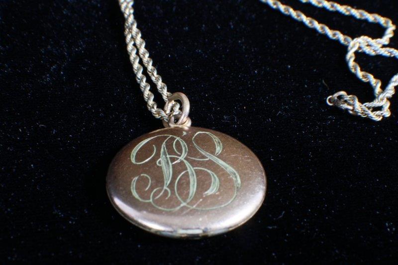 Vintage Gold Tone Monogramed Locket