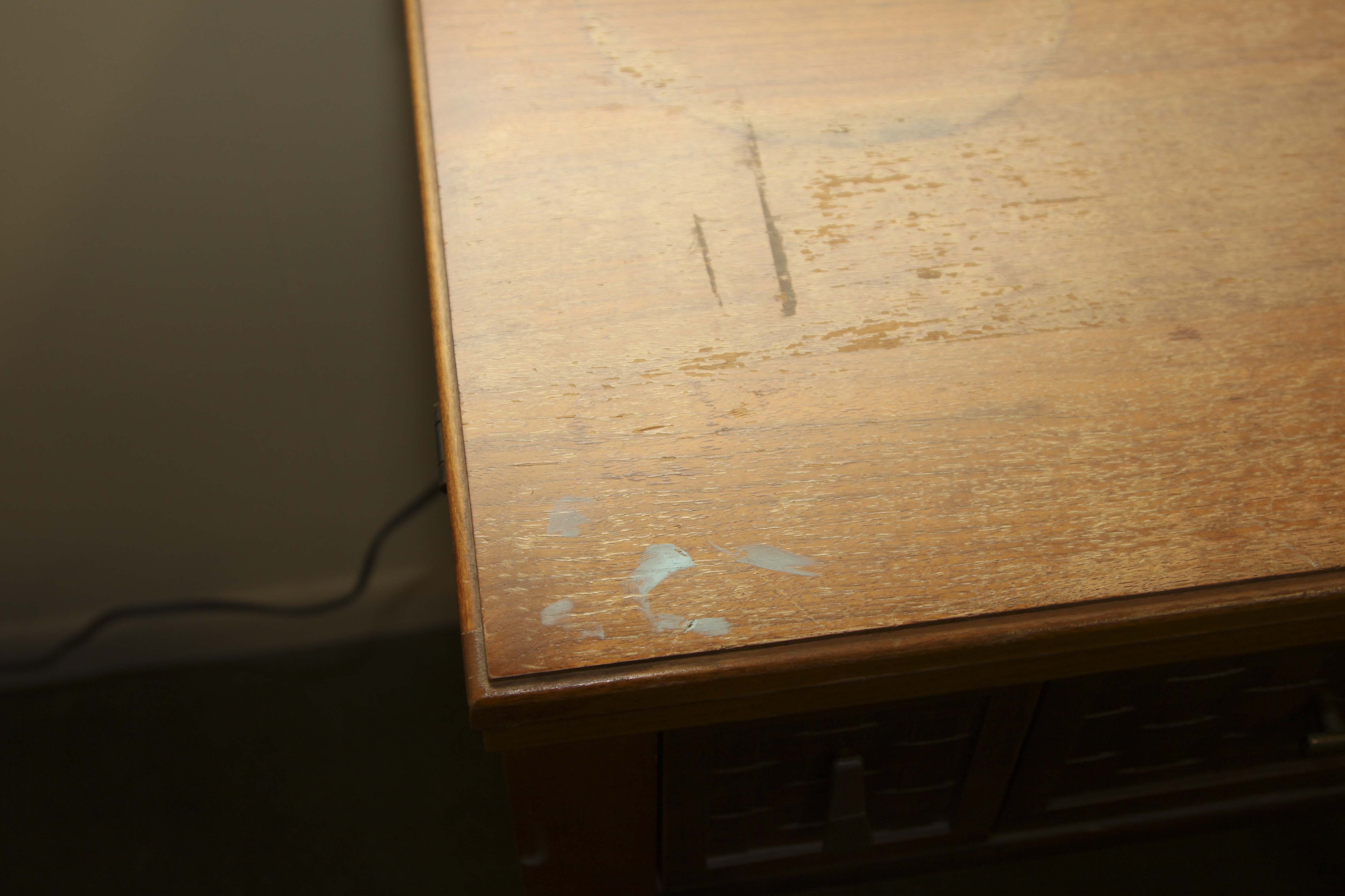 Vintage Singer 'Stylist 523' Sewing Machine in Cabinet