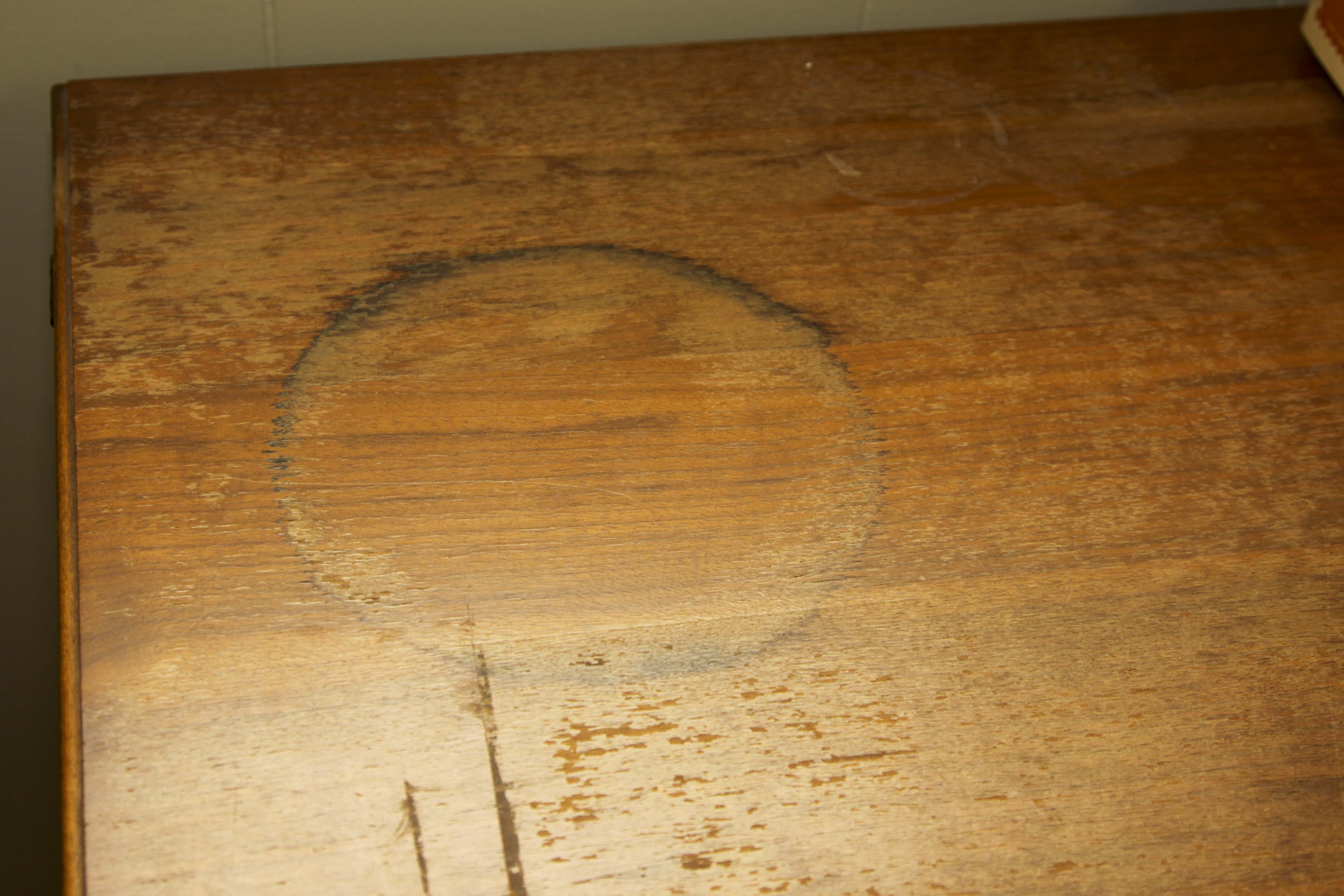 Vintage Singer 'Stylist 523' Sewing Machine in Cabinet