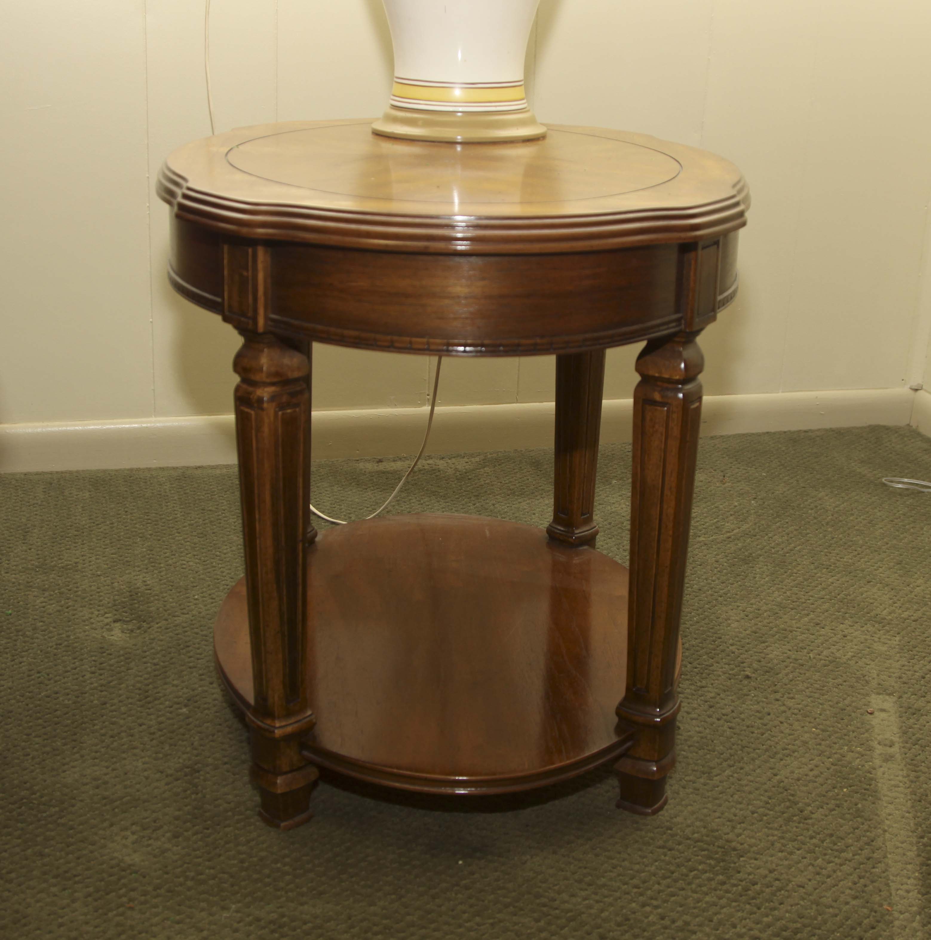 Wood End Table With Ceramic Lamp
