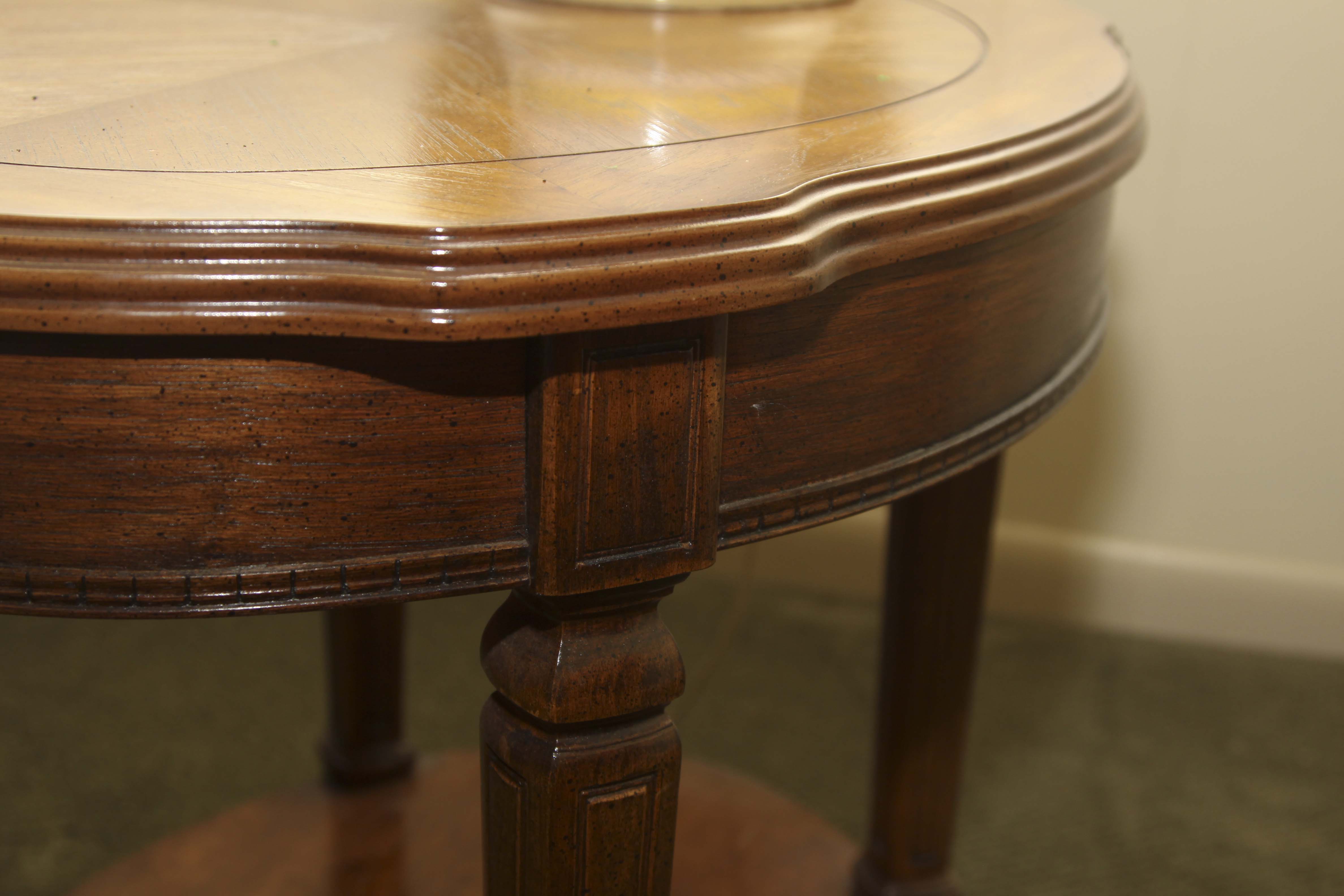 Wood End Table With Ceramic Lamp
