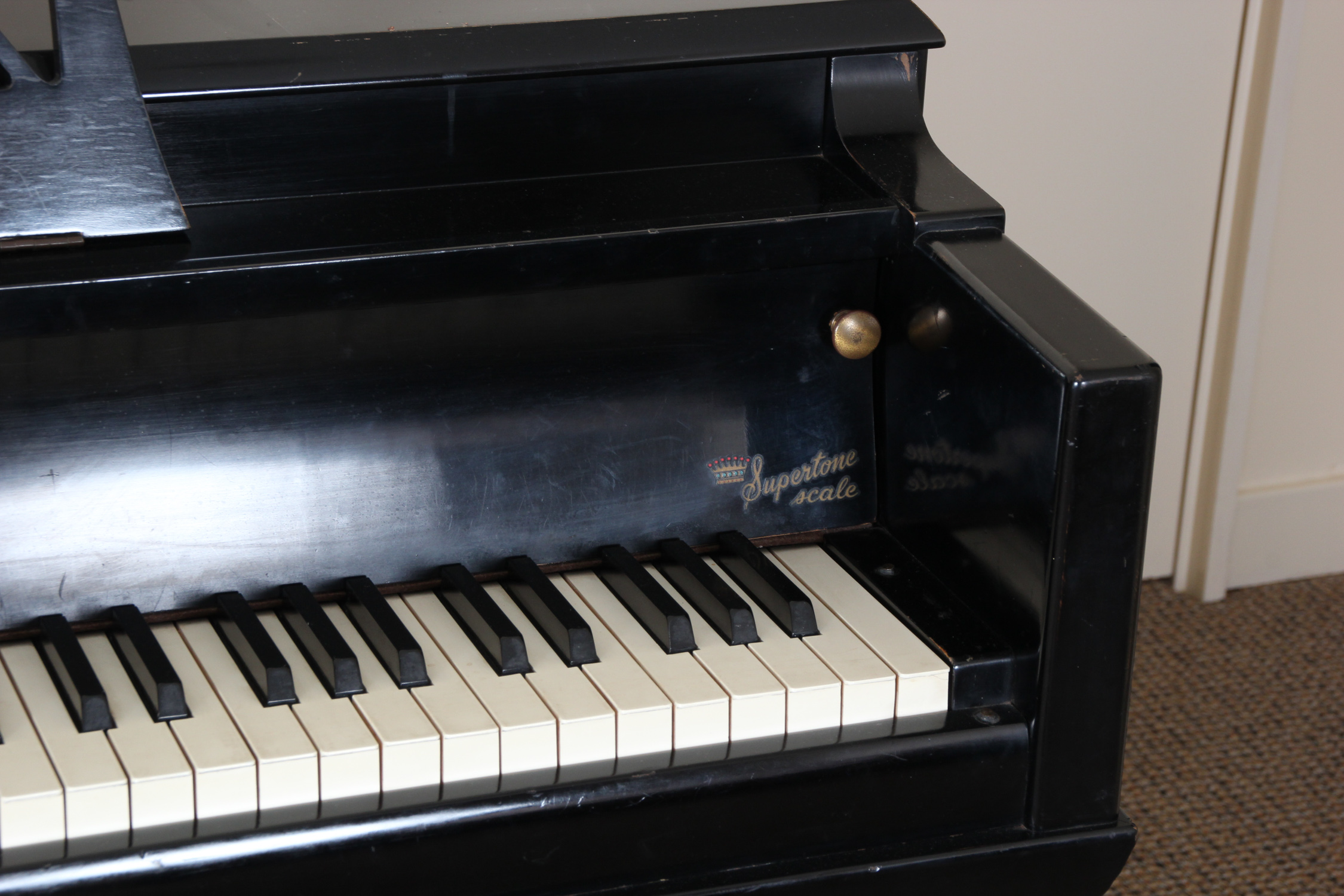Gulbransen "Supertone Scale" Upright Piano