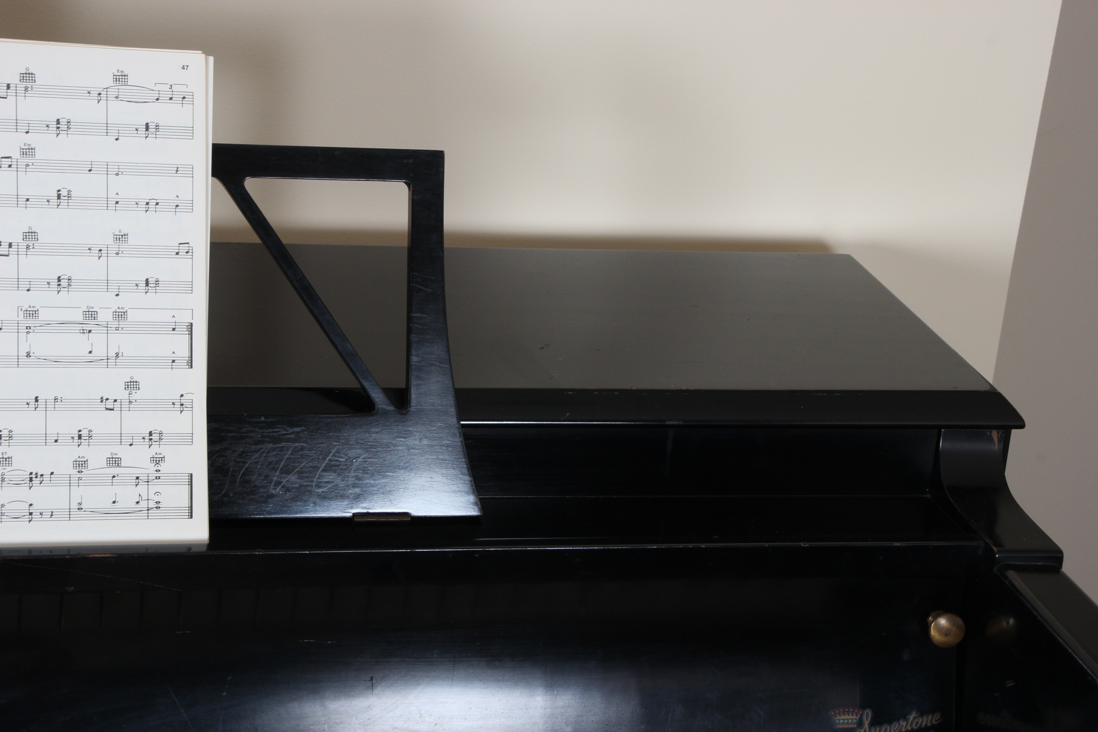 Gulbransen "Supertone Scale" Upright Piano