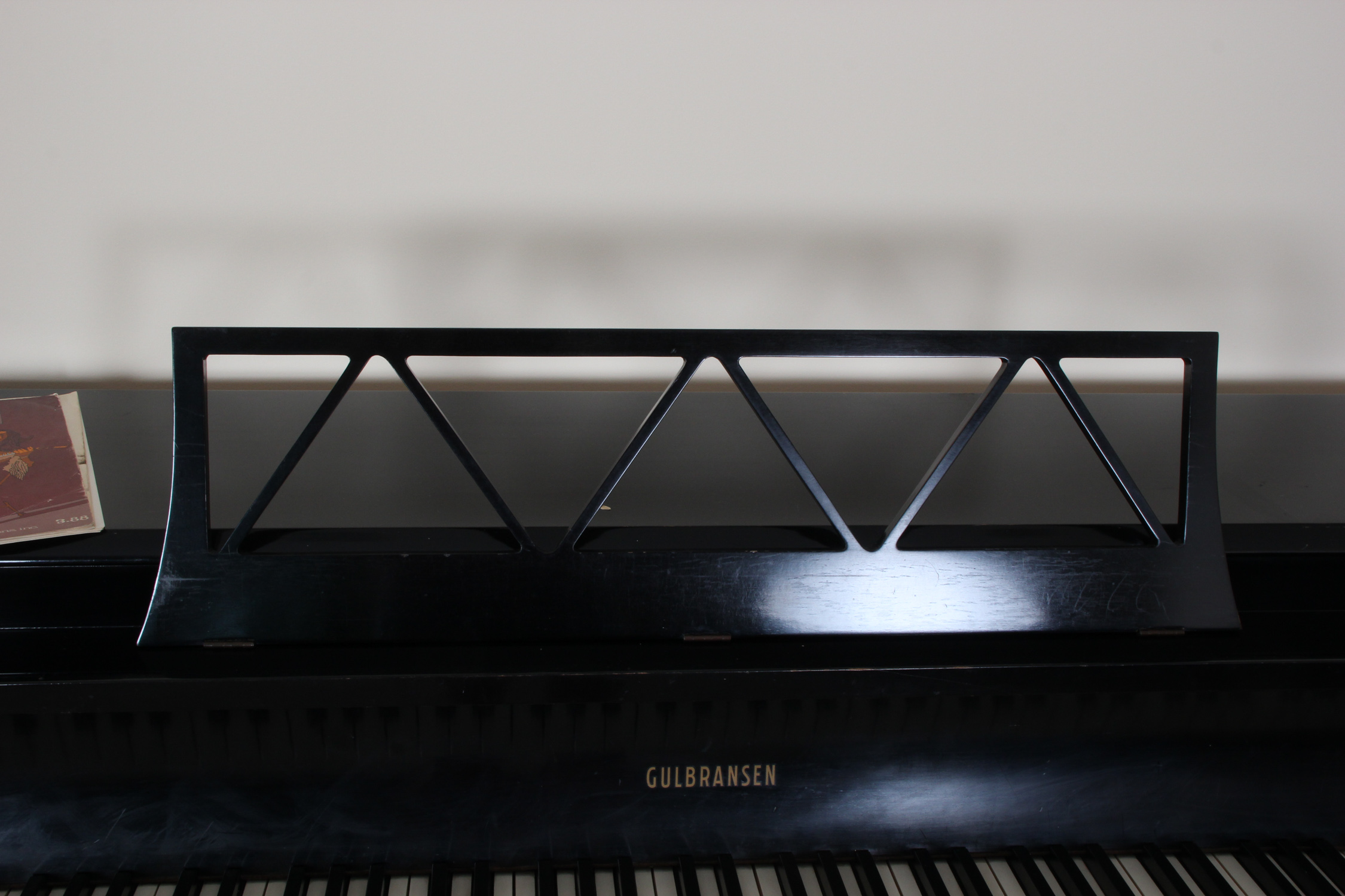 Gulbransen "Supertone Scale" Upright Piano